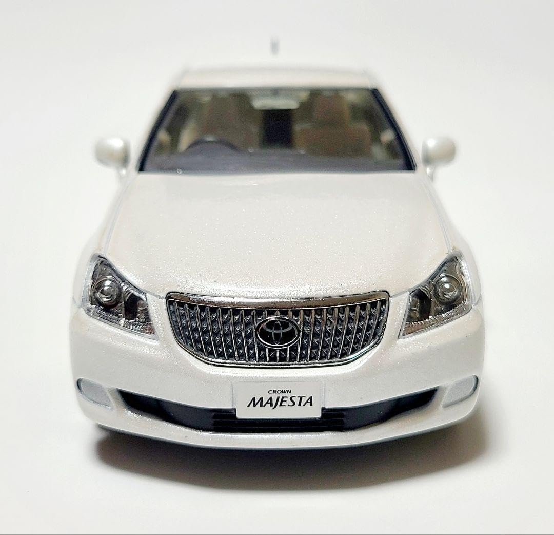 Amazon.co.jp: トヨタ 200系クラウンマジェスタ カラーサンプル : おもちゃ